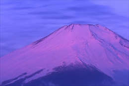 富士山頂にズームした写真