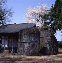 平泉の三石神社