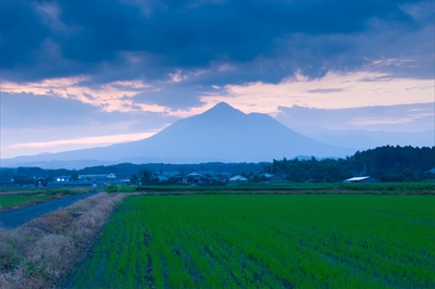 都城市からの霧島山